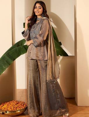 Women Floral Zari Embroidered Yoke Design Kurta Set with Dupatta 3