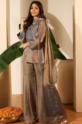 Women Floral Zari Embroidered Yoke Design Kurta Set with Dupatta