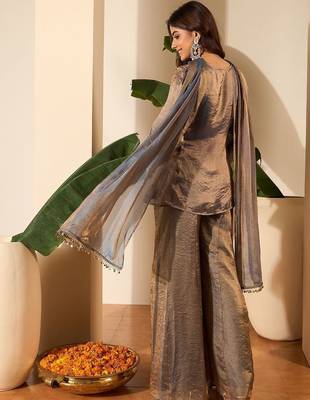 Women Floral Zari Embroidered Yoke Design Kurta Set with Dupatta 4