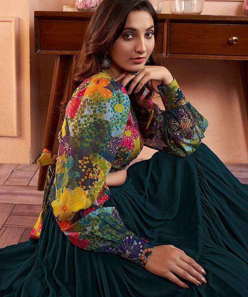 Printed V-Neck Cro Top With Long Flared Skirt 