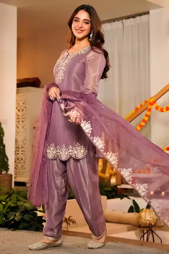 Onion pink frendy silk embroidery kurta patiala set with organza dupatta