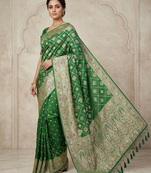 green silk bandhani saree 