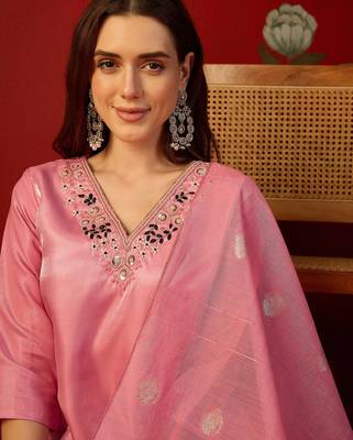 Pink roman glass kurta pant set with heavy sequin jacquard dupatta 2