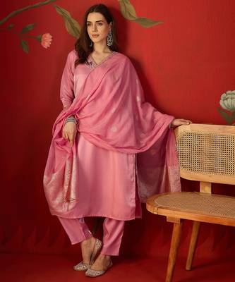 Pink roman glass kurta pant set with heavy sequin jacquard dupatta 3