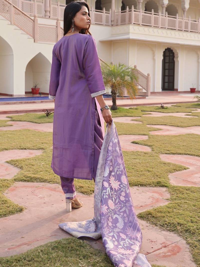Ethnic motifs embroidered thread work kurta set