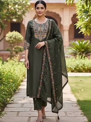 Women ethnic motifs embroidered regular thread work kurta with trousers & with dupatta 1