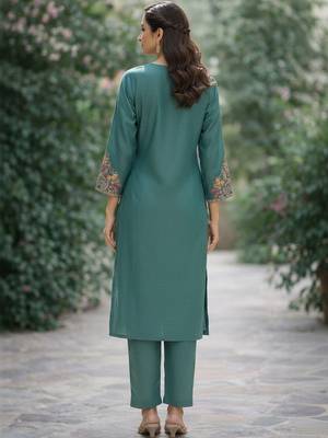 Women ethnic motifs regular thread work kurta with trousers & with dupatta 2