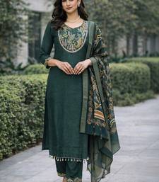 Women ethnic motifs embroidered regular thread work kurta with trousers & with dupatta