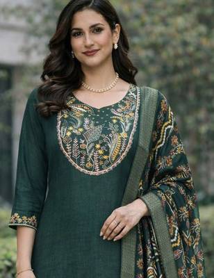 Women ethnic motifs embroidered regular thread work kurta with trousers & with dupatta 5
