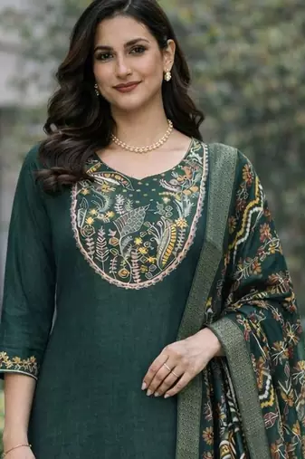 Women ethnic motifs embroidered regular thread work kurta with trousers & with dupatta
