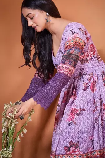 Floral printed v-neck empire anarkali kurti