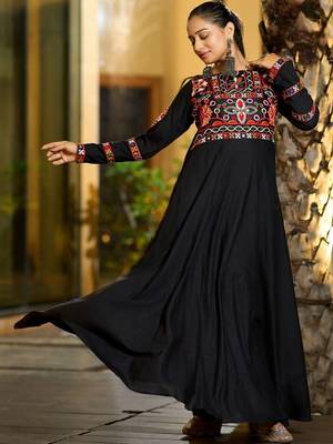 Ethnic motifs embroidered thread work thread work empire anarkali kurti 3
