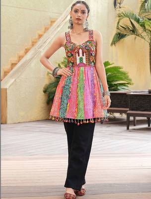 Leheriya embroidered square neck thread work thread work empire kurti 1
