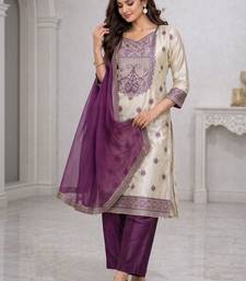 Women ethnic motifs embroidered regular thread work kurta with trousers & with dupatta