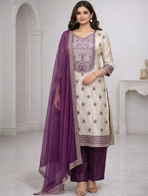 Women ethnic motifs embroidered regular thread work kurta with trousers & with dupatta 2