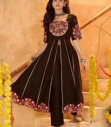 Ethnic motifs embroidered boat neck thread work pure cotton thread work pleated anarkali kurti