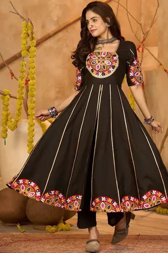 Ethnic motifs embroidered boat neck thread work pure cotton thread work pleated anarkali kurti