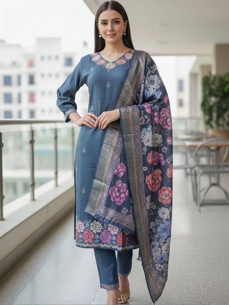 Women floral embroidered regular thread work kurta with trousers & with dupatta