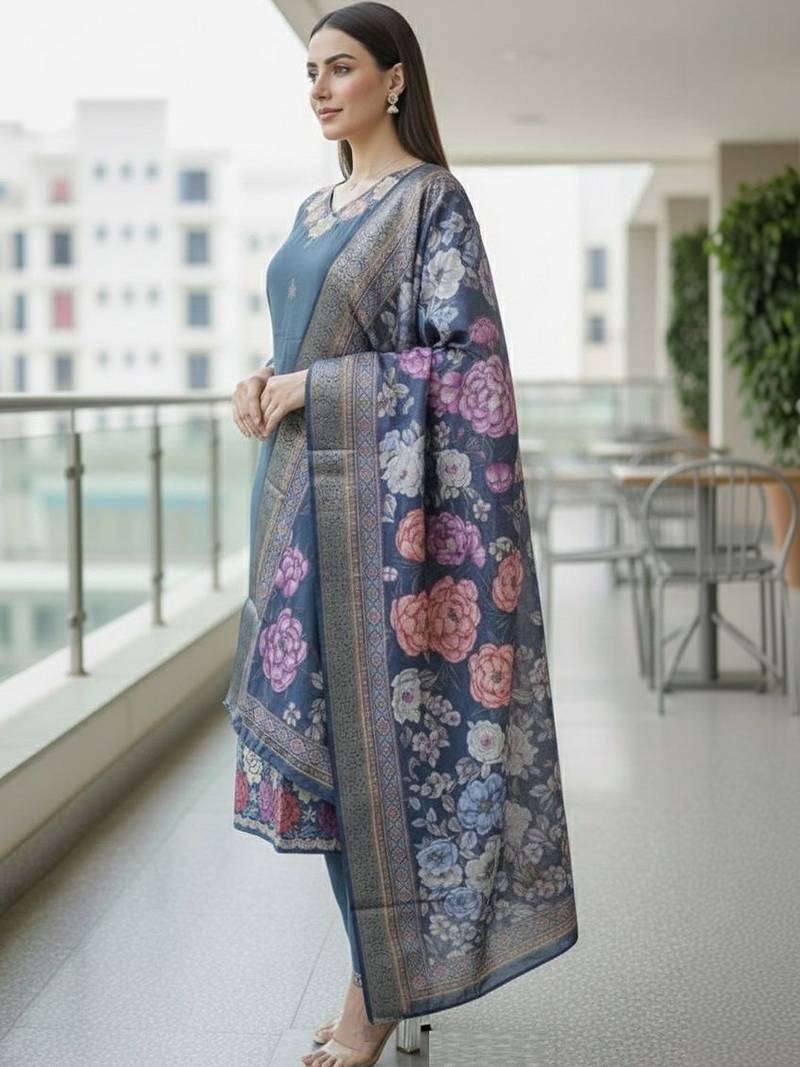 Women floral embroidered regular thread work kurta with trousers & with dupatta