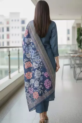 Women floral embroidered regular thread work kurta with trousers & with dupatta