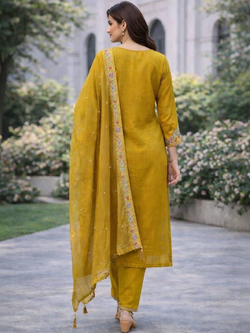 Women embroidered regular kurta with trousers & with dupatta