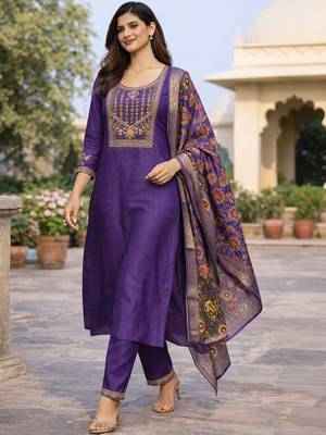 Women ethnic motifs embroidered regular thread work kurta with trousers & with dupatta 3