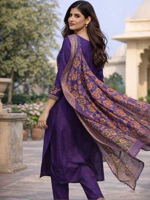 Women ethnic motifs embroidered regular thread work kurta with trousers & with dupatta 5