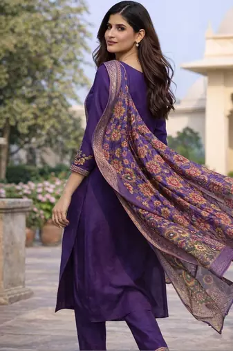 Women ethnic motifs embroidered regular thread work kurta with trousers & with dupatta