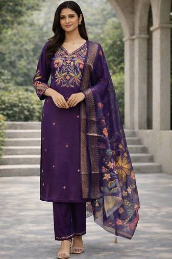 Women floral embroidered regular thread work kurta with trousers & with dupatta