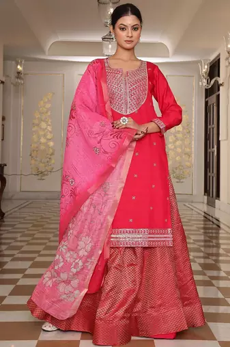 Floral embroidered straight kurta skirt with dupatta