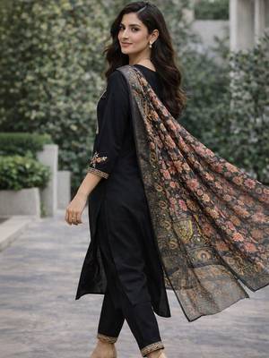 Women ethnic motifs embroidered regular thread work kurta with trousers & with dupatta 3