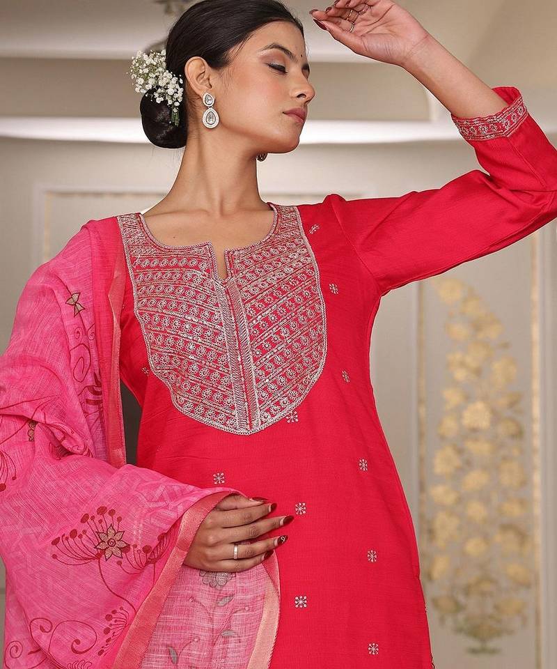 Floral embroidered straight kurta skirt with dupatta