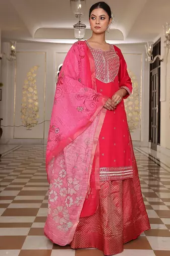 Floral embroidered straight kurta skirt with dupatta