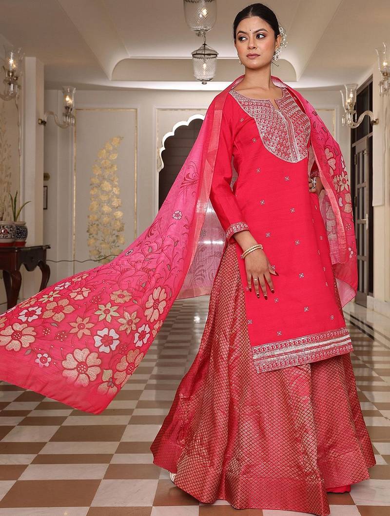 Floral embroidered straight kurta skirt with dupatta