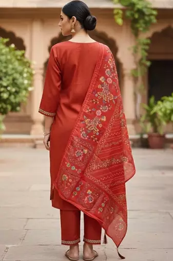 Women ethnic motifs embroidered regular thread work kurta with trousers & with dupatta