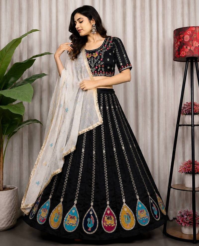 Designer Navratri Lehenga Choli for Women