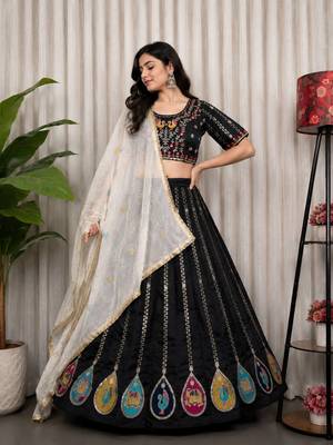 Designer Navratri Lehenga Choli for Women 3
