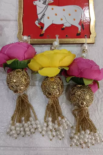 handmade cow mdf door hanging with artificial flowers traditional festive decoration pack of 2