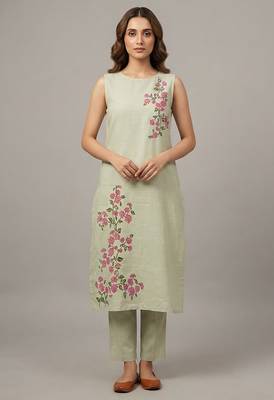 Light green floral embroidered kurta set 1