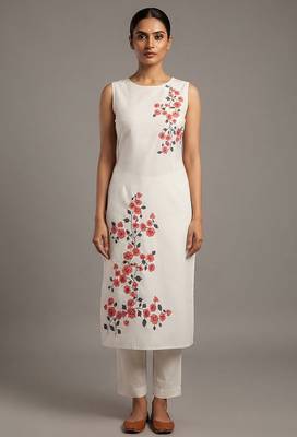 White red floral embroidered kurta set 1