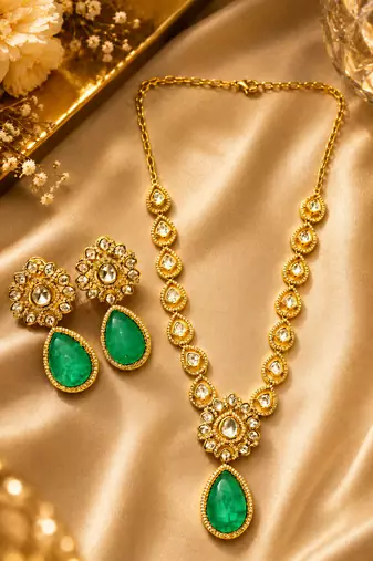 Gold plated green emerald style kundan necklace set with teardrop pendant & matching earrings  jewellery set