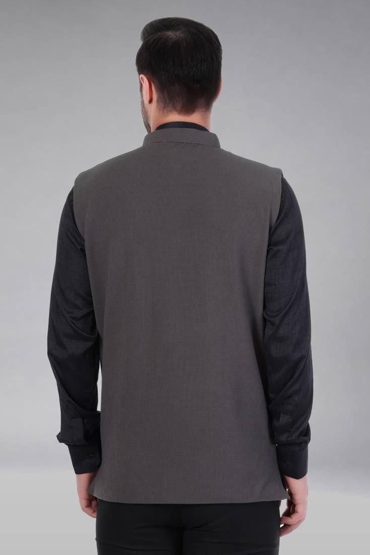 Veera paridhaan men's self texture nehru jacket - dark grey (size 36)