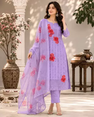 Raniriwaaz Lavender Petal Elegance Kurta Set 1