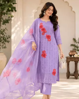 Raniriwaaz Lavender Petal Elegance Kurta Set 4