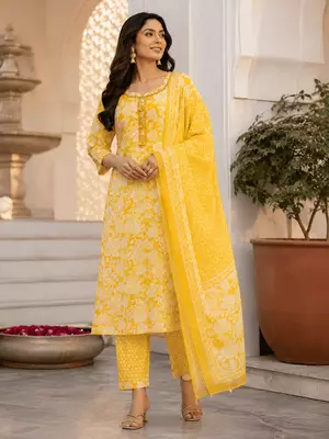 Raniriwaaz Sunehri Blossom Kurta Set 2