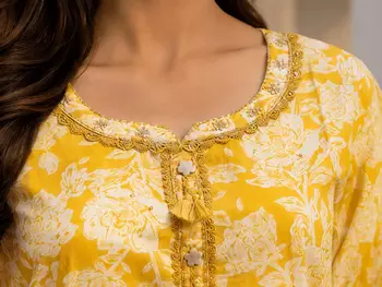 Raniriwaaz Sunehri Blossom Kurta Set 3