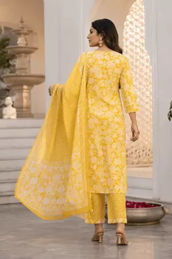 Raniriwaaz Sunehri Blossom Kurta Set