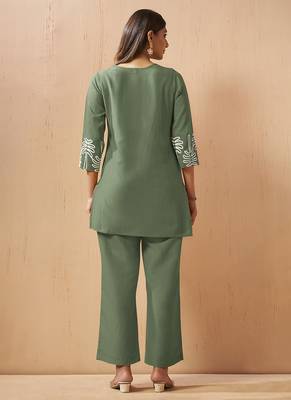 Green embroidered cotton blend co-ord set 2