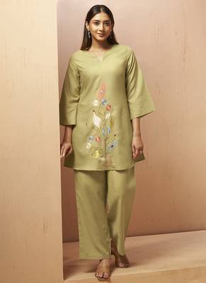 Green embroidered with mirror work cotton blend co-ord set 3
