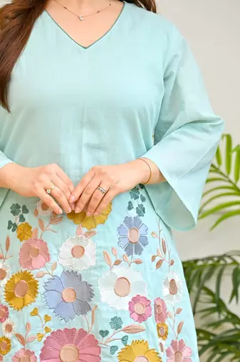 Women's Sea Green Floral Embroidered Kurta and Wide-Leg Pants Co-ord Set